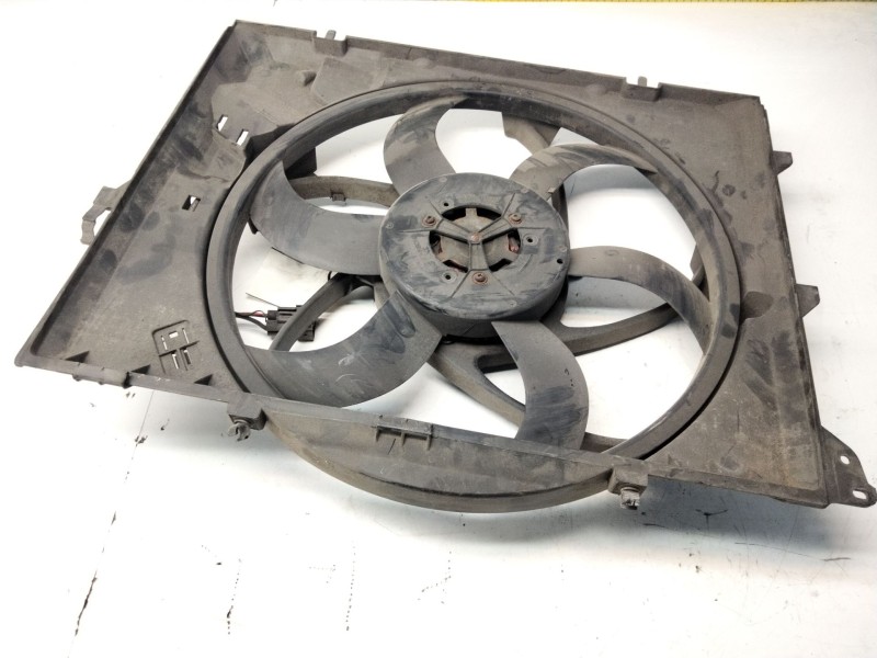 Recambio de electroventilador para bmw serie 3 berlina (e90) 325xi referencia OEM IAM 6937515  