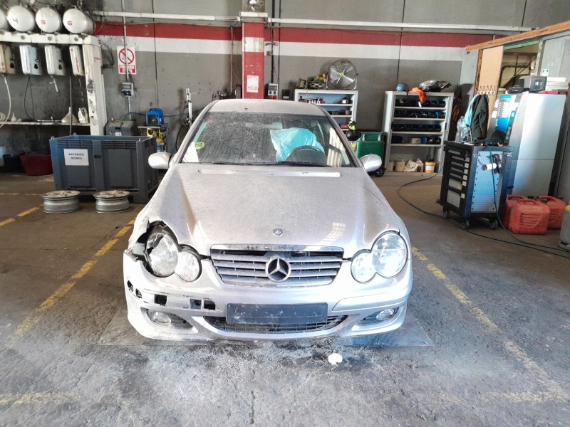 mercedes clase c (w203) berlina del año 2004