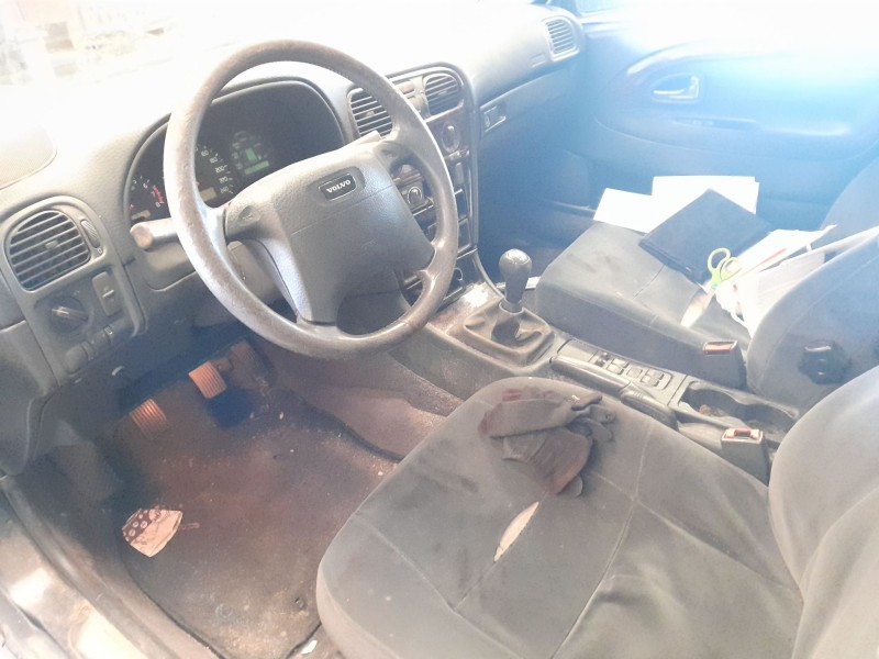 volvo s40 berlina del año 1999