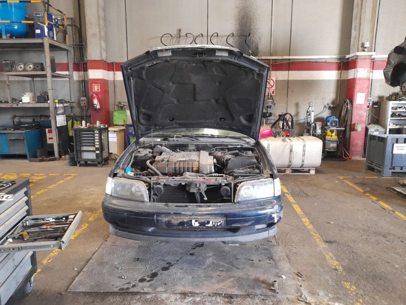 volvo s40 berlina del año 1999