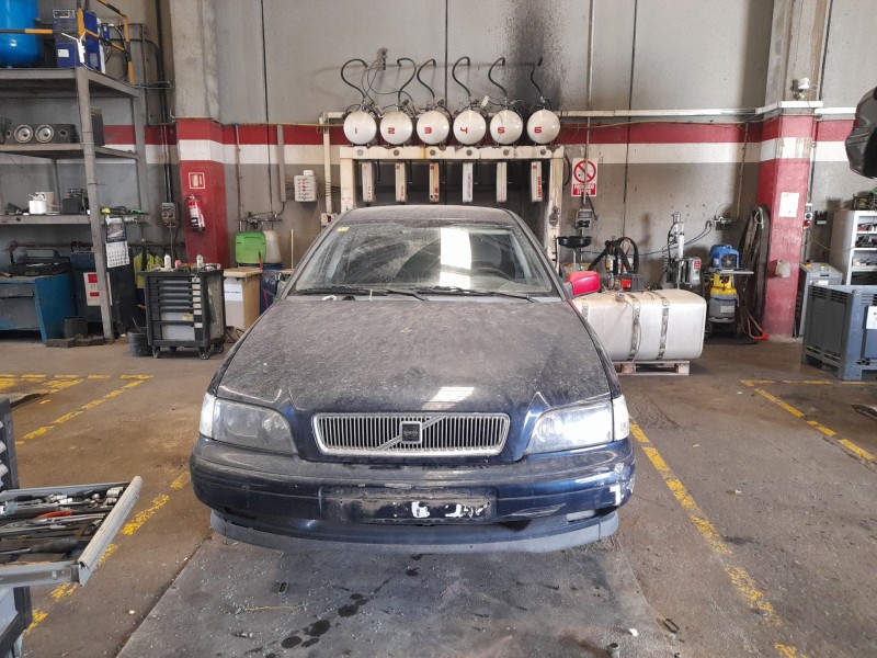 volvo s40 berlina del año 1999