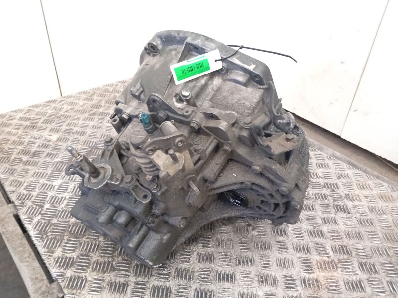 Recambio de caja cambios para nissan primera berlina (p12) acenta referencia OEM IAM 8200210599  