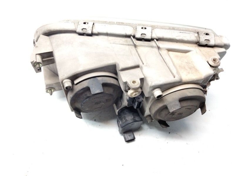 Recambio de faro derecho para volvo s40 berlina 1.8 cat referencia OEM IAM   