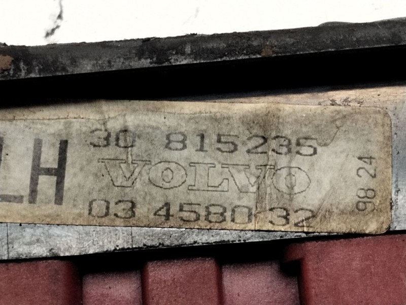 Recambio de mando elevalunas trasero para volvo s40 berlina 1.8 cat referencia OEM IAM 30815235  