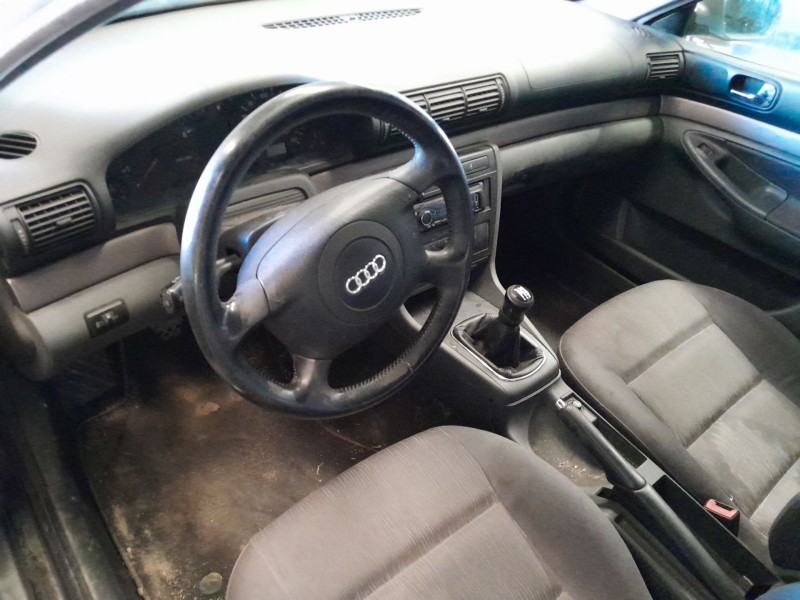 audi a4 berlina (b5) del año 2000