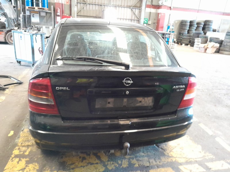 opel astra g berlina del año 2001