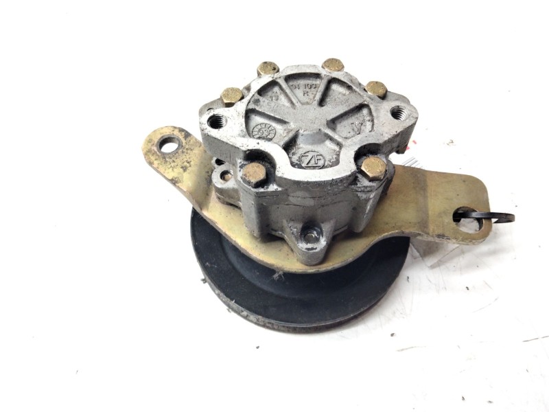 Recambio de bomba direccion para nissan trade 100 3.0 turbodiesel referencia OEM IAM   37125