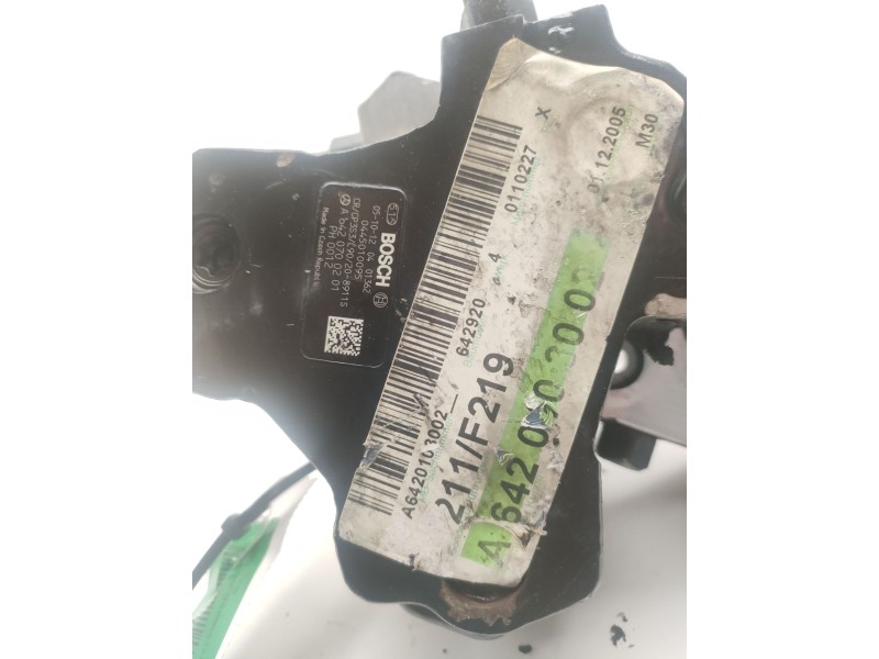 Recambio de bomba inyeccion para mercedes clase cls (w219) 3.0 cdi cat referencia OEM IAM  A6420700201 