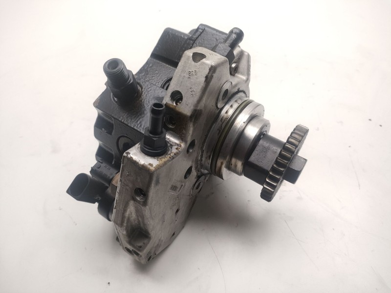 Recambio de bomba inyeccion para mercedes clase cls (w219) 3.0 cdi cat referencia OEM IAM  A6420700201 
