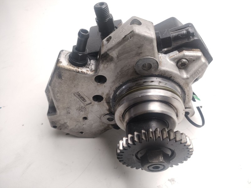 Recambio de bomba inyeccion para mercedes clase cls (w219) 3.0 cdi cat referencia OEM IAM  A6420700201 
