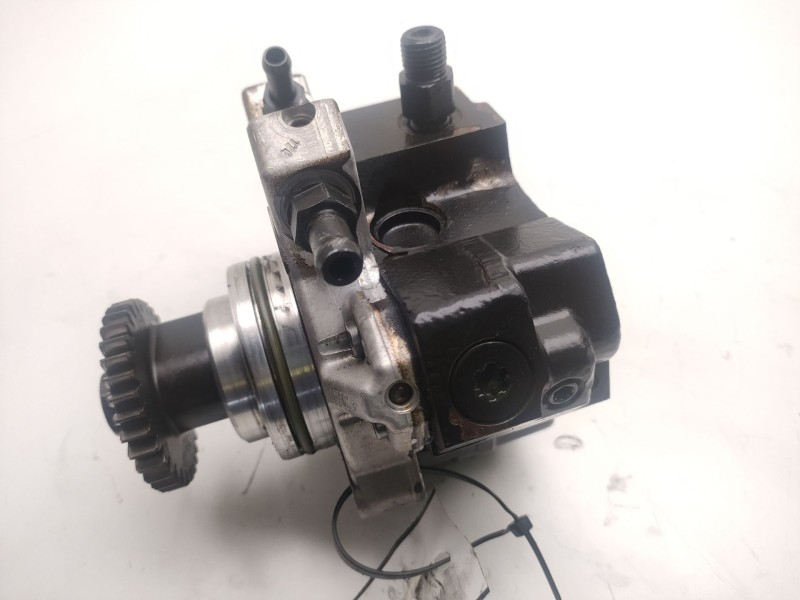 Recambio de bomba inyeccion para mercedes clase cls (w219) 3.0 cdi cat referencia OEM IAM  A6420700201 