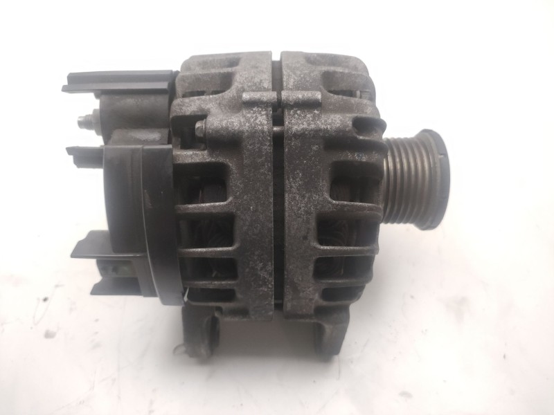 Recambio de alternador para renault twingo iii 1.0 sce referencia OEM IAM   