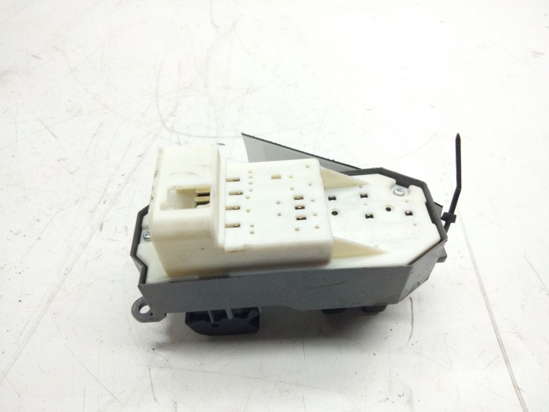 Recambio de mando elevalunas delantero izquierdo para toyota yaris active referencia OEM IAM   