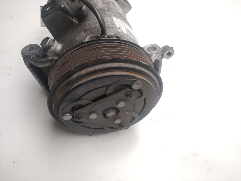 Recambio de compresor aire acondicionado para renault twingo iii 1.0 sce referencia OEM IAM   