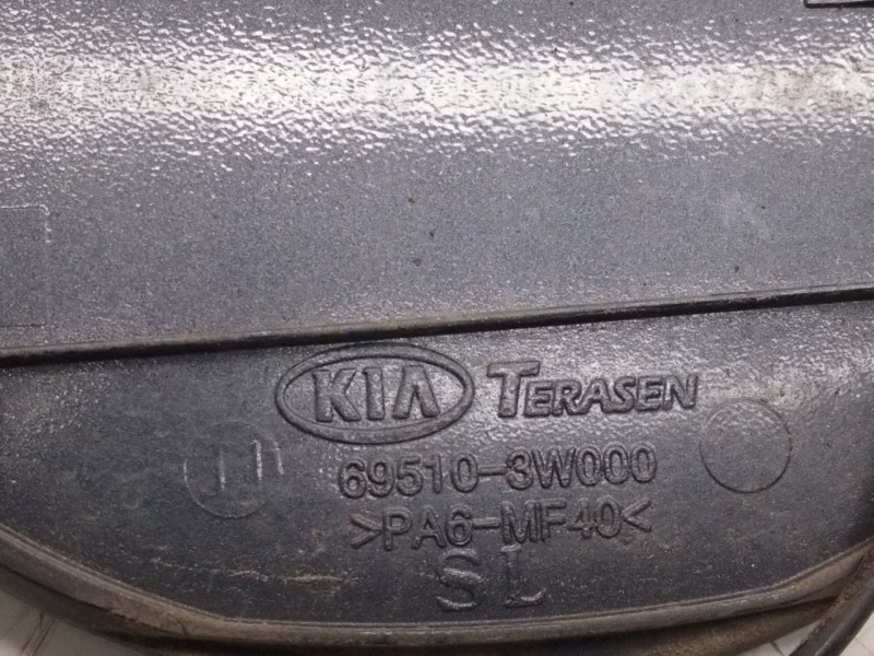 Recambio de tapa exterior combustible para kia sportage 1.7 crdi cat referencia OEM IAM 695103W000  
