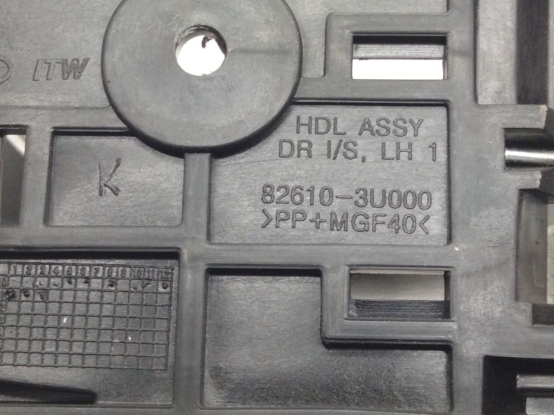 Recambio de maneta interior delantera izquierda para kia sportage 1.7 crdi cat referencia OEM IAM 826103U000  