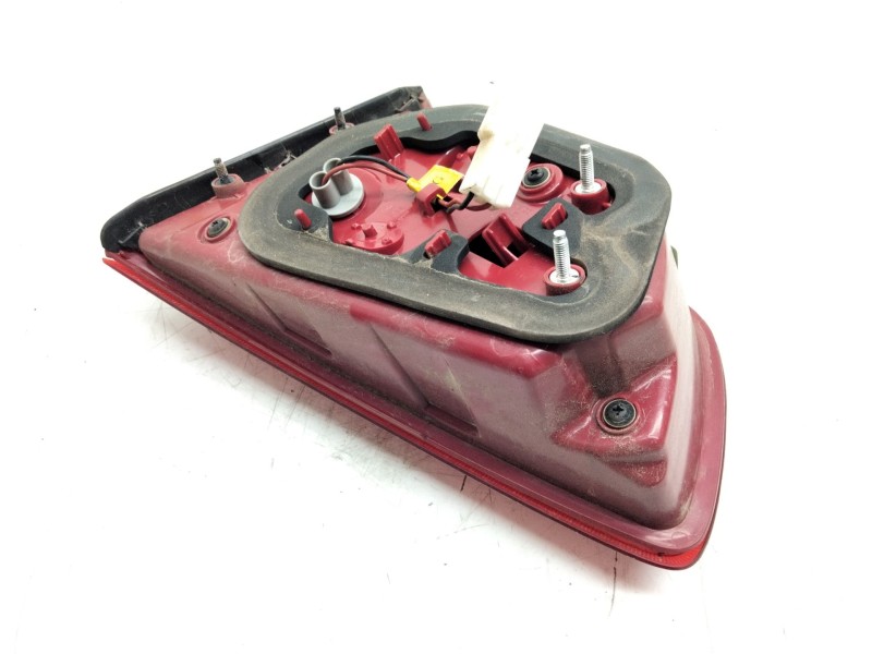 Recambio de piloto trasero izquierdo porton para kia sportage 1.7 crdi cat referencia OEM IAM   