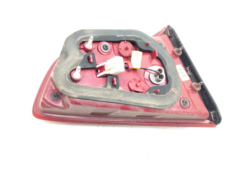 Recambio de piloto trasero derecho porton para kia sportage 1.7 crdi cat referencia OEM IAM   