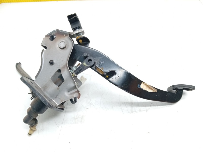 Recambio de pedal embrague para kia sportage 1.7 crdi cat referencia OEM IAM C05328022S050  