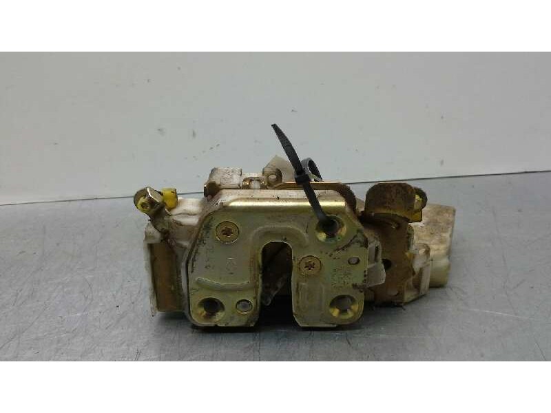 Recambio de cerradura puerta delantera derecha para nissan pick-up (d22) referencia OEM IAM   