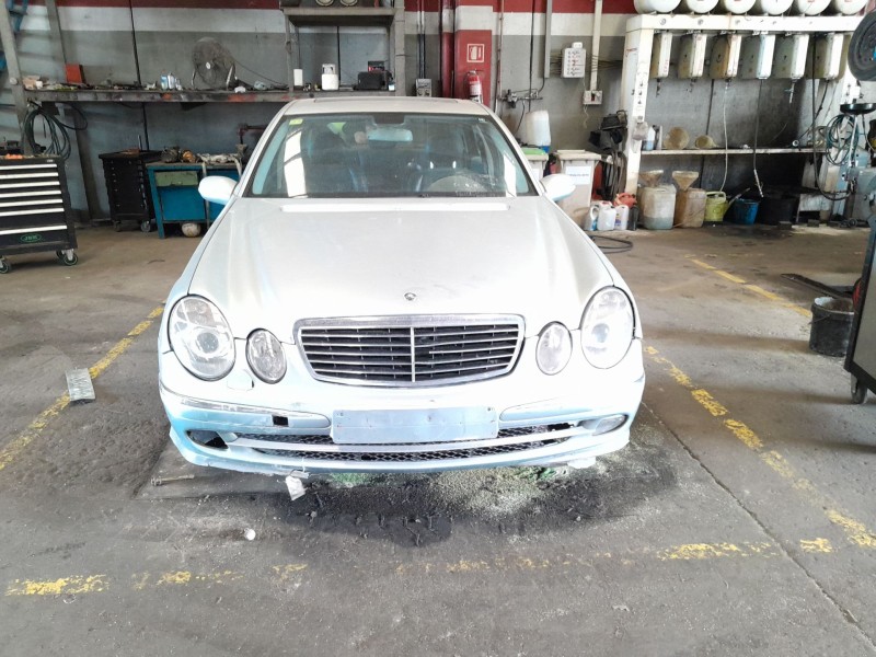 mercedes clase e (w211) berlina del año 2002