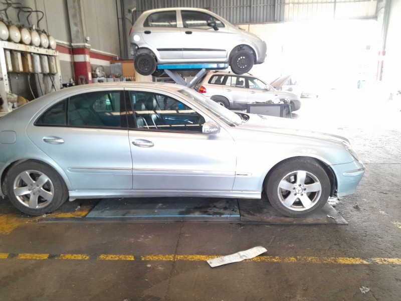 mercedes clase e (w211) berlina del año 2002