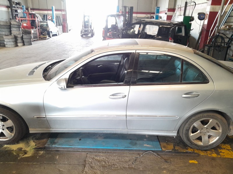 mercedes clase e (w211) berlina del año 2002