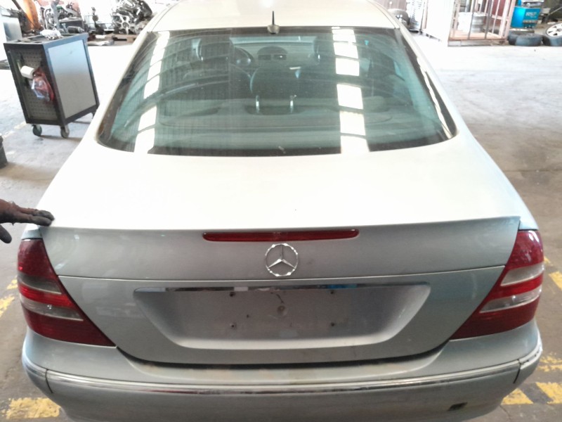 mercedes clase e (w211) berlina del año 2002