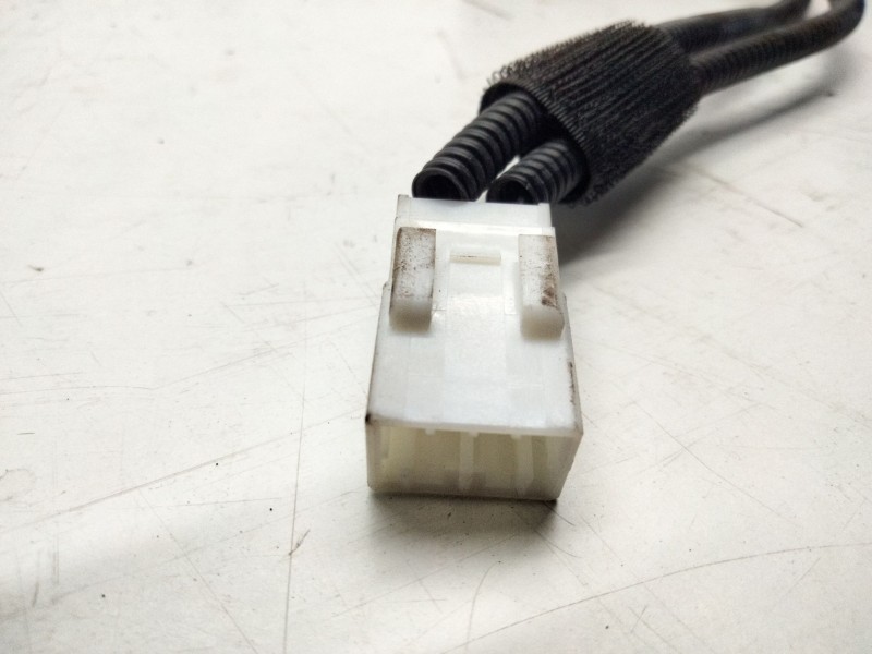 Recambio de enganche cinturon trasero izquierdo para kia sportage 1.7 crdi cat referencia OEM IAM 1K06897085  