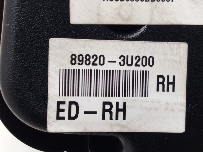 Recambio de cinturon seguridad trasero derecho para kia sportage 1.7 crdi cat referencia OEM IAM 898203U200  