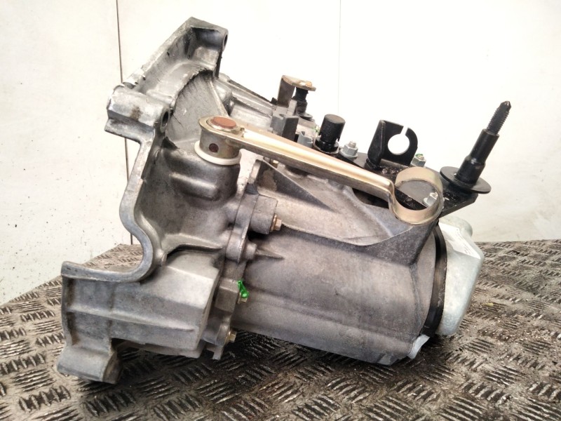Recambio de caja cambios para peugeot 206 berlina referencia OEM IAM 20CF09  