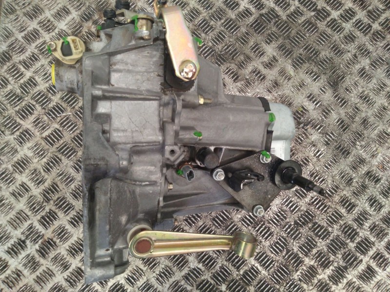 Recambio de caja cambios para peugeot 206 berlina referencia OEM IAM 20CF09  