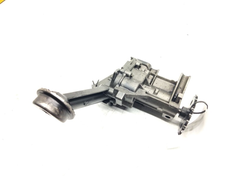 Recambio de bomba aceite para renault megane ii berlina 3p 1.5 dci diesel referencia OEM IAM 8300307174  