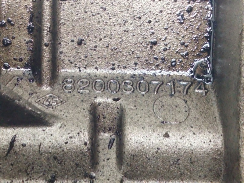 Recambio de bomba aceite para renault megane ii berlina 3p 1.5 dci diesel referencia OEM IAM 8300307174  