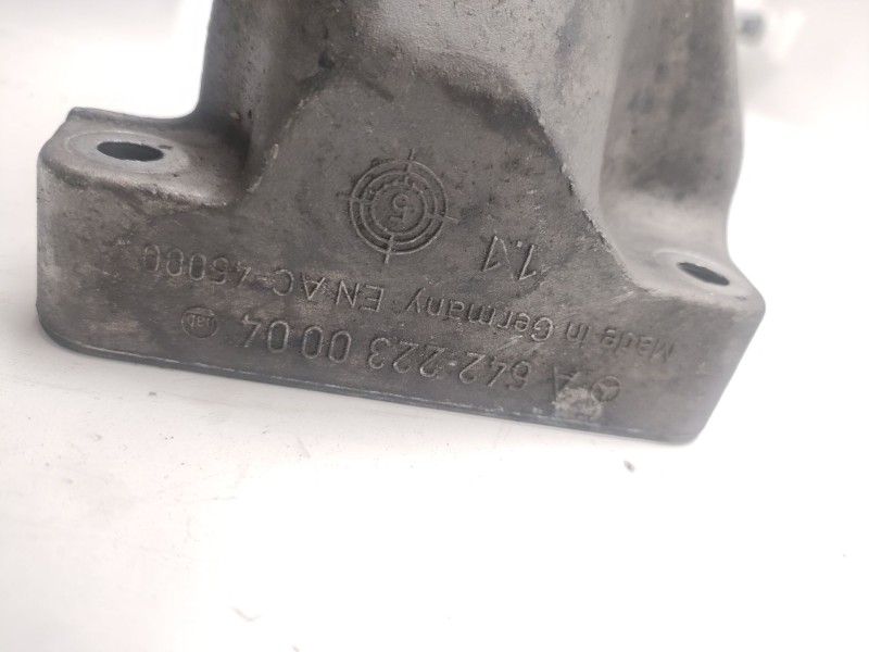 Recambio de soporte motor derecho inferior para mercedes clase cls (w219) 3.0 cdi cat referencia OEM IAM A6422230004  