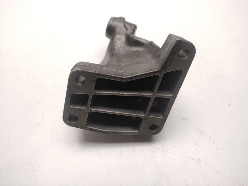 Recambio de soporte motor derecho inferior para mercedes clase cls (w219) 3.0 cdi cat referencia OEM IAM A6422230004  