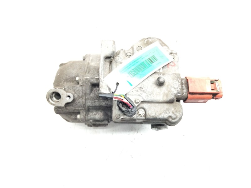 Recambio de compresor aire acondicionado para toyota auris hybrid active referencia OEM IAM 042201030  