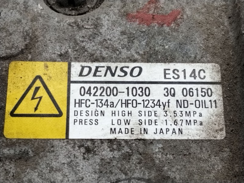 Recambio de compresor aire acondicionado para toyota auris hybrid active referencia OEM IAM 042201030  