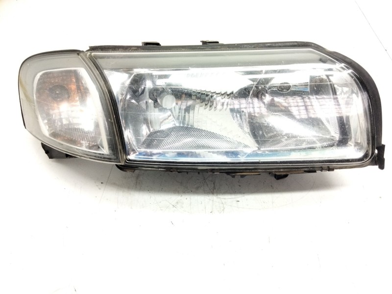 Recambio de faro derecho para volvo s80 berlina 2.4 diesel cat referencia OEM IAM 8662856  
