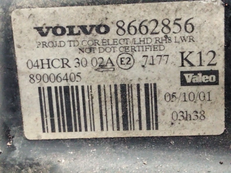 Recambio de faro derecho para volvo s80 berlina 2.4 diesel cat referencia OEM IAM 8662856  