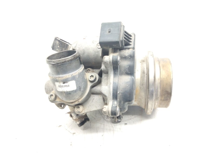 Recambio de valvula egr para volkswagen polo (6r1) referencia OEM IAM 04B131501D  