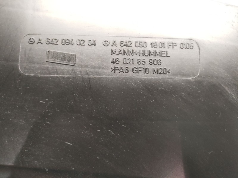 Recambio de caja filtro de aire para mercedes clase cls (w219) 3.0 cdi cat referencia OEM IAM A6420940204  