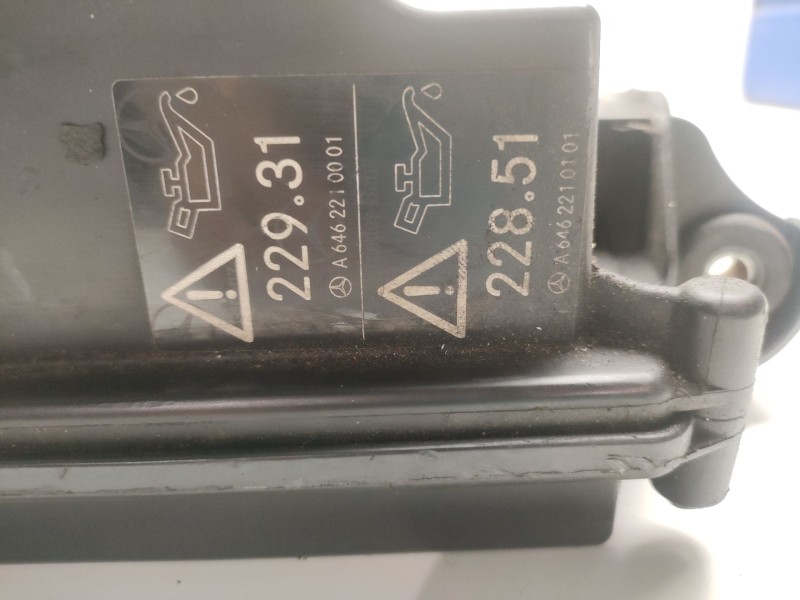 Recambio de caja filtro de aire para mercedes clase cls (w219) 3.0 cdi cat referencia OEM IAM A6420940204  