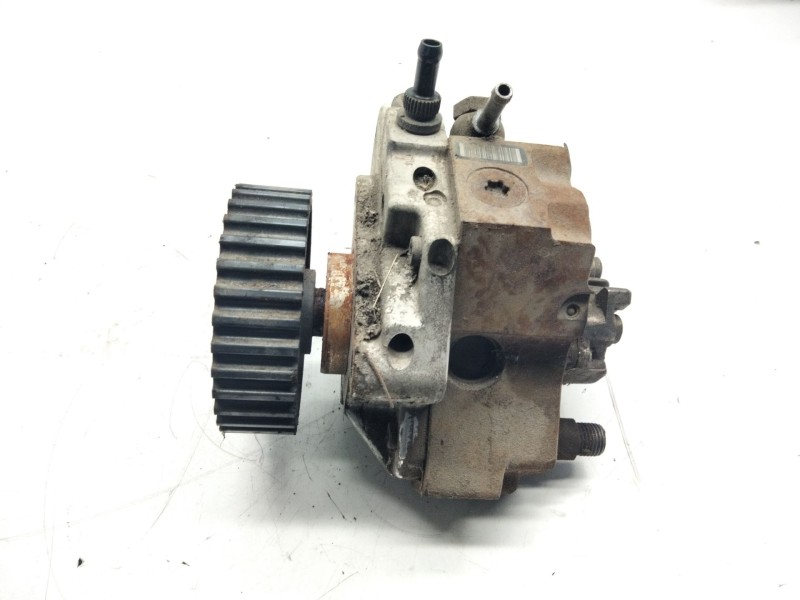 Recambio de bomba inyeccion para opel astra h berlina referencia OEM IAM 04001097227  