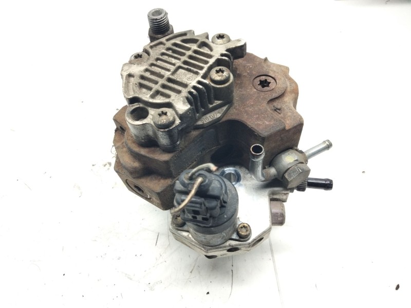 Recambio de bomba inyeccion para opel astra h berlina referencia OEM IAM 04001097227  