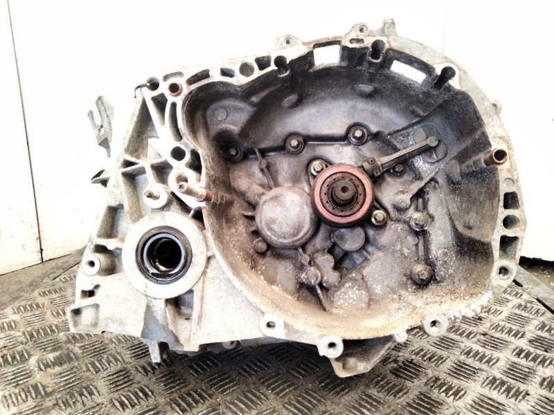 Recambio de caja cambios para renault scenic ii 1.6 16v referencia OEM IAM 8200210039  