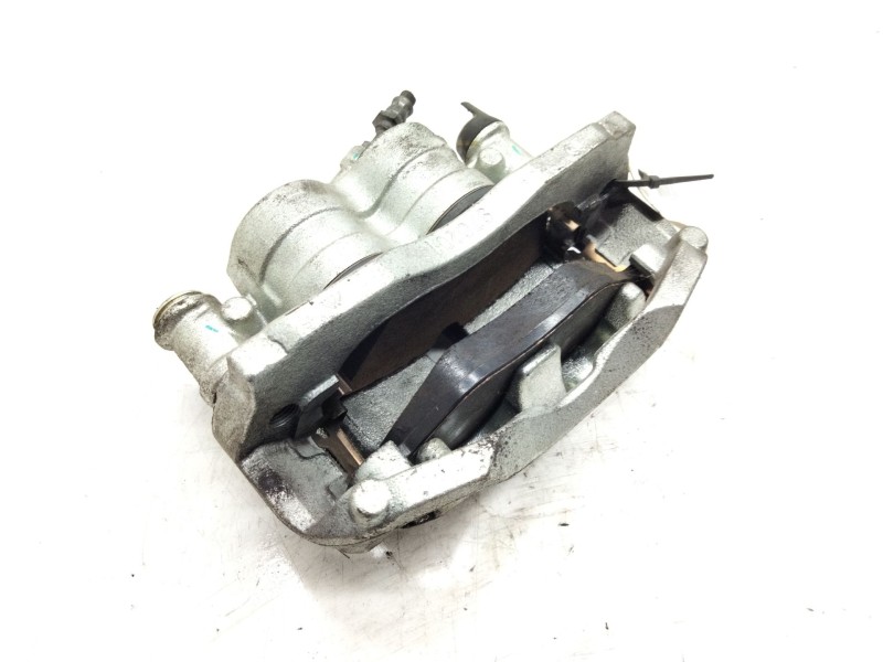 Recambio de pinza freno delantera izquierda para nissan cabstar 35.14 referencia OEM IAM 3008  