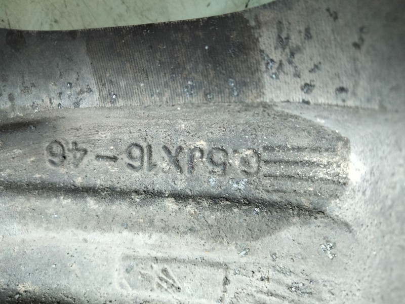 Recambio de llanta aluminio para hyundai santa fe (sm) 2.4 gls referencia OEM IAM 16-5-TORNILLOS ET46 