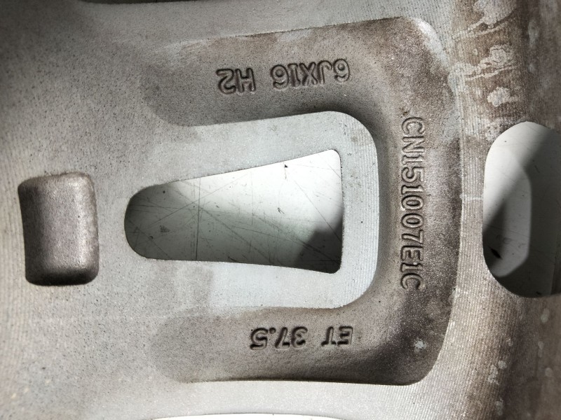 Recambio de llanta aluminio para ford ecosport titanium referencia OEM IAM 16-4-TORNILLOS ET37.5 