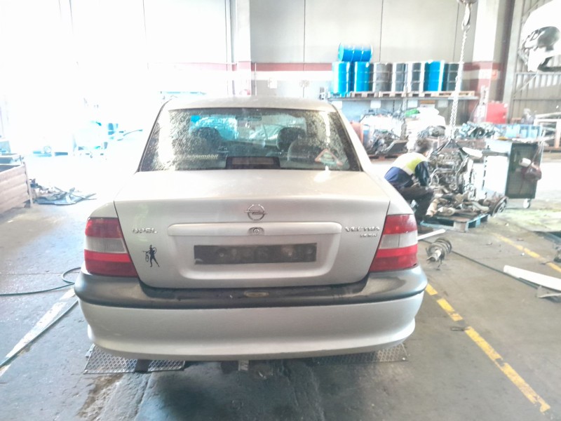 opel vectra b berlina del año 1997